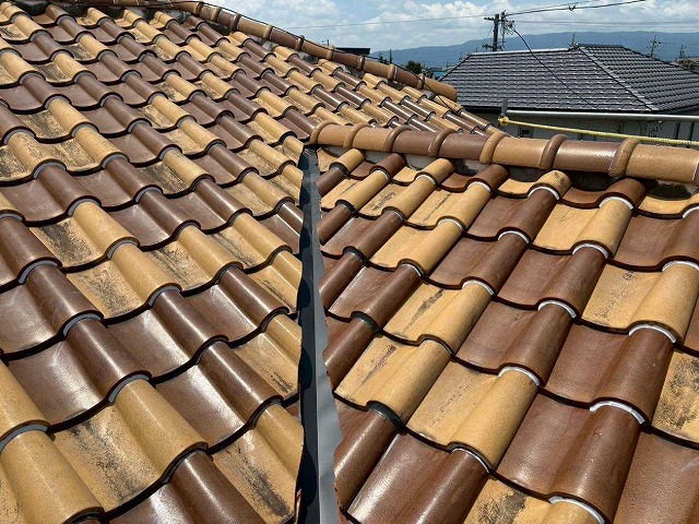 瓦を復旧して完了